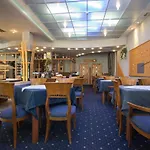 克里斯塔尔酒店 2*