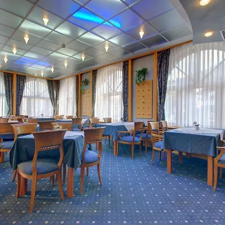 Kristal Hotel 2*