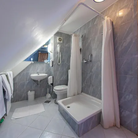 Hotel Kristal 2*