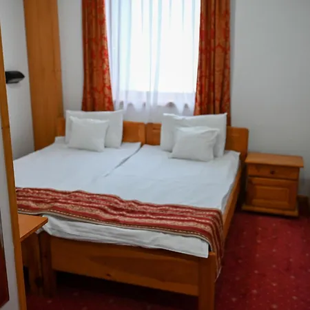 Hotel Kristal 2*