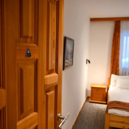 Kristal Hotel