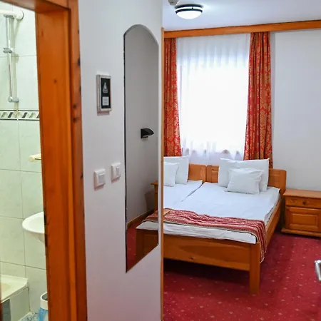 Hotel Kristal 2*