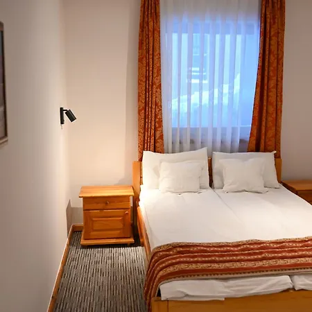 Kristal Hotel