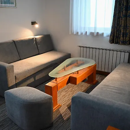 Hotel Kristal 2*
