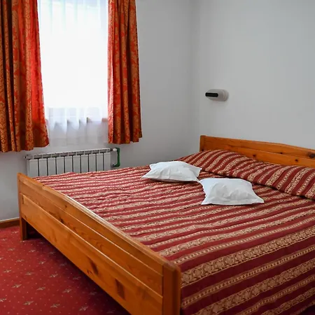 Hotel Kristal 2*