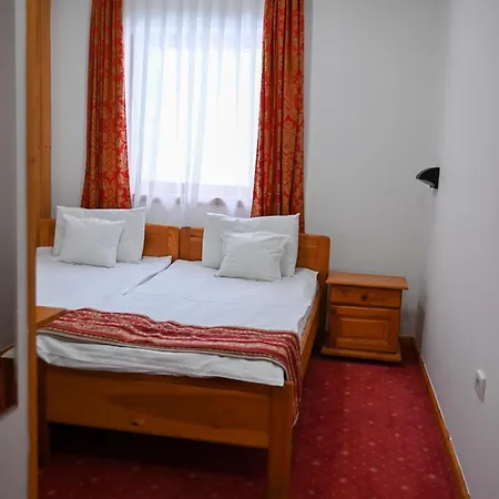 Kristal Hotel