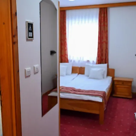 Kristal Hotel 2*