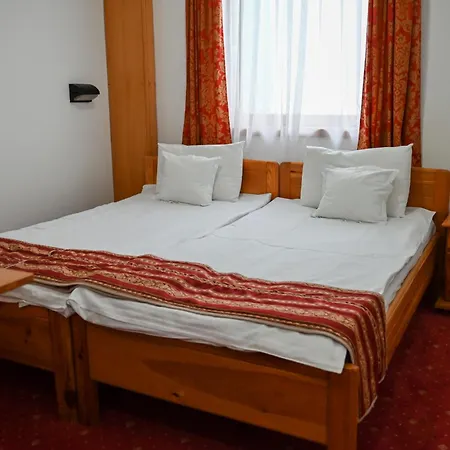 Hotel Kristal 2*