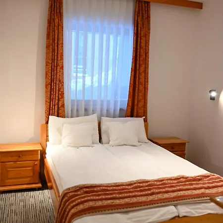 Отель Kristal 2*